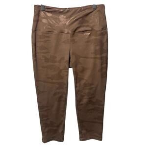 Ruby Ribbon Women's Large Brown Camo High Waisted Capri Leggings